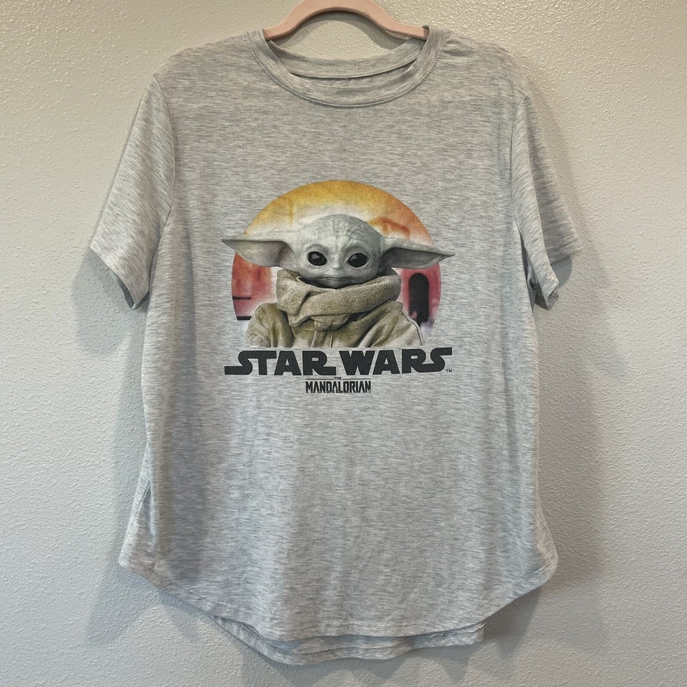 Star Wars Mandalorian XXL‎ Women's T-Shirt Gray Short Sleeve Top Baby Yoda